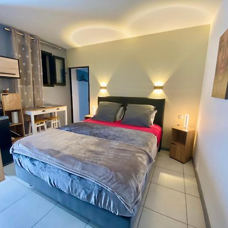 لو تامبون Hostal 170 Room 15 Service Appartement المظهر الخارجي الصورة